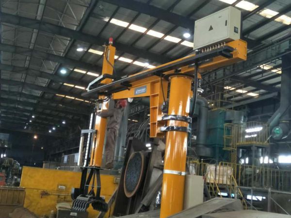 鑄造廠用撈渣機(jī)器人